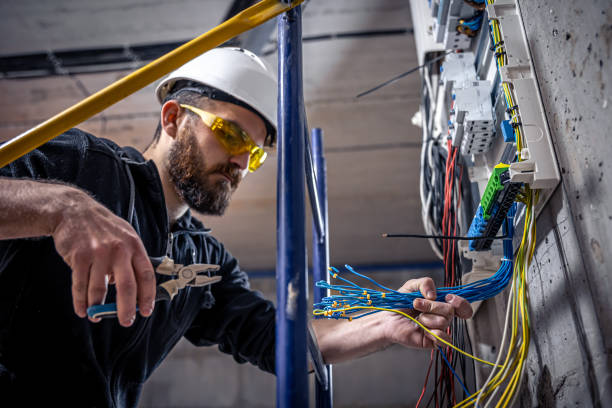 Best Licensed Electrician  in Aberdeen, WA